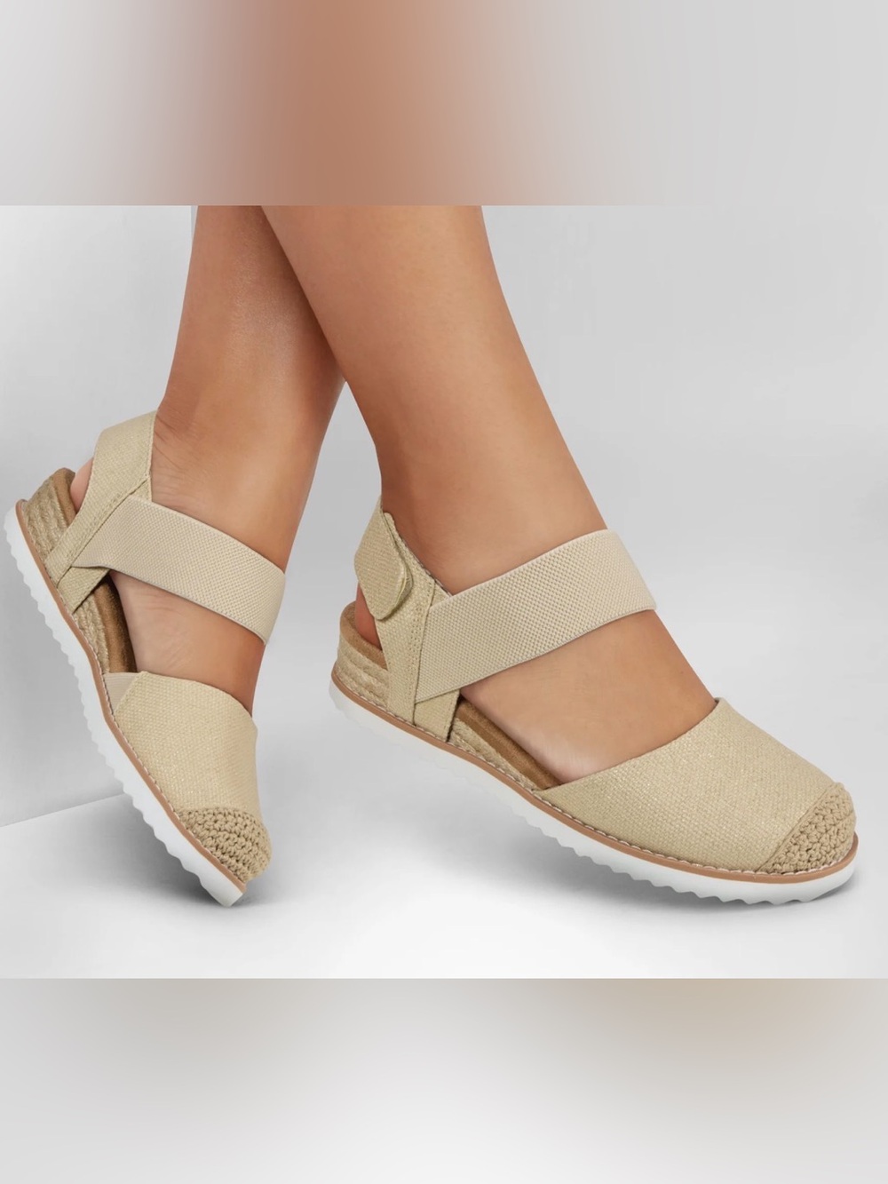 NWT Skechers Women's memory foam Sandals BOBS Desert Kiss - Resort Roamer Vegan